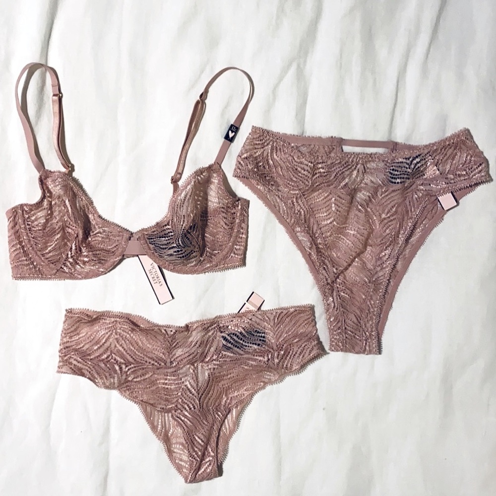 Victoria’s Secret VERY SEXY 3-piece set! 32C Bra & x-small Panties